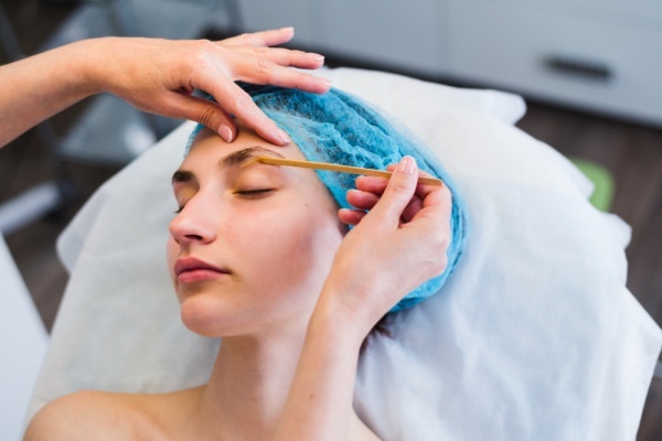 epilation-sourcil-entretien-ligne-natbel