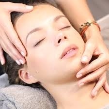MASSAGE JAPONAIS VISAGE ANTI-RIDES 45