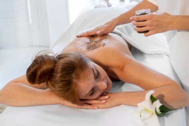 60 Minutes Gommage du Corps Au Savon Noir 