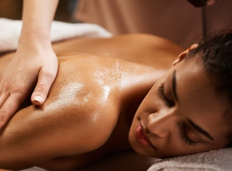 massage-corps-cover-beau-corps-belle-gueule-paris_1685955984