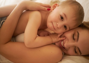 massage-mere-enfant_1948755895