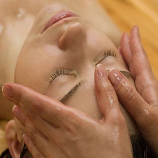 MASSAGE JAPONAIS VISAGE ANTI-RIDES 45